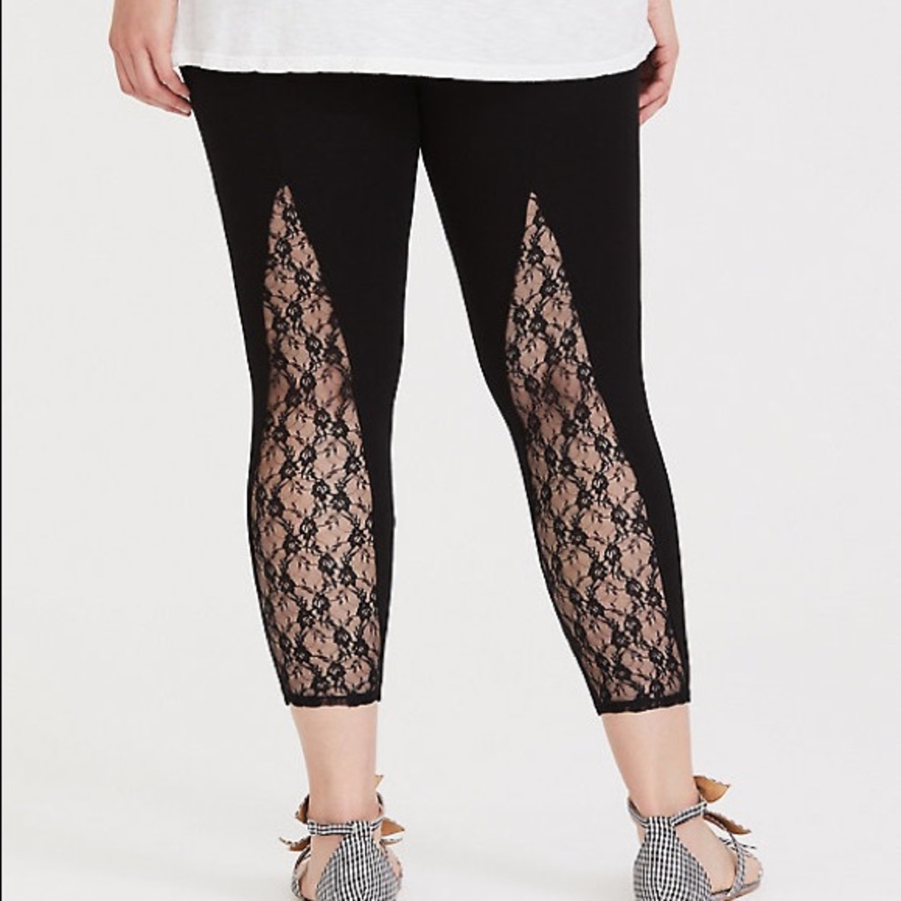 Torrid lace back cropped leggings
